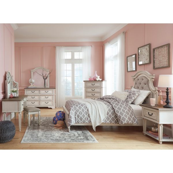 Signature Design by Ashley Realyn 6-Drawer Kids Dresser with Mirror B743-21 B743-26 Sale